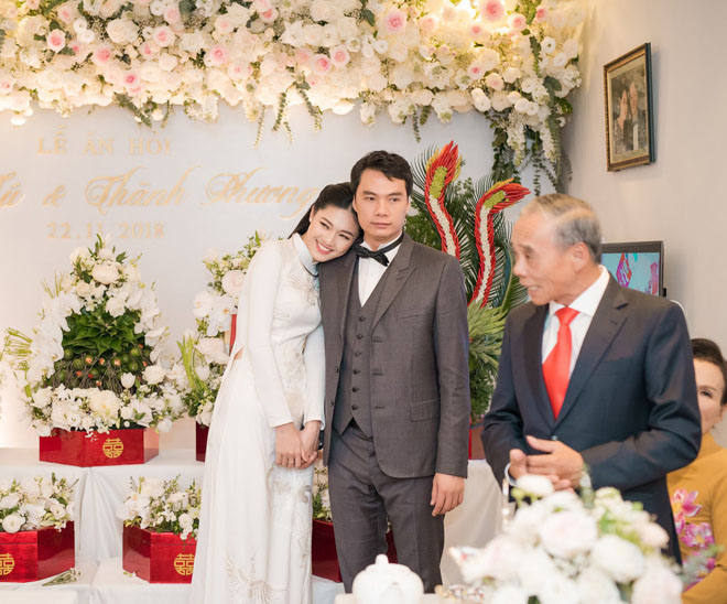 Về ngoại hình, doanh nhân Thành Phương cao 1m82 còn Á hậu Thanh Tú cao 1m80 cũng rất cân xứng.