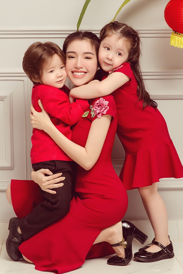 2 nhóc tỳ đáng yêu như thiên thần nhà Elly Trần.    