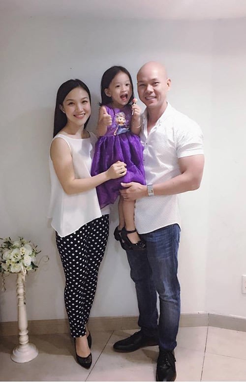 Gia đình hạnh phúc của Phan Đinh Tùng.