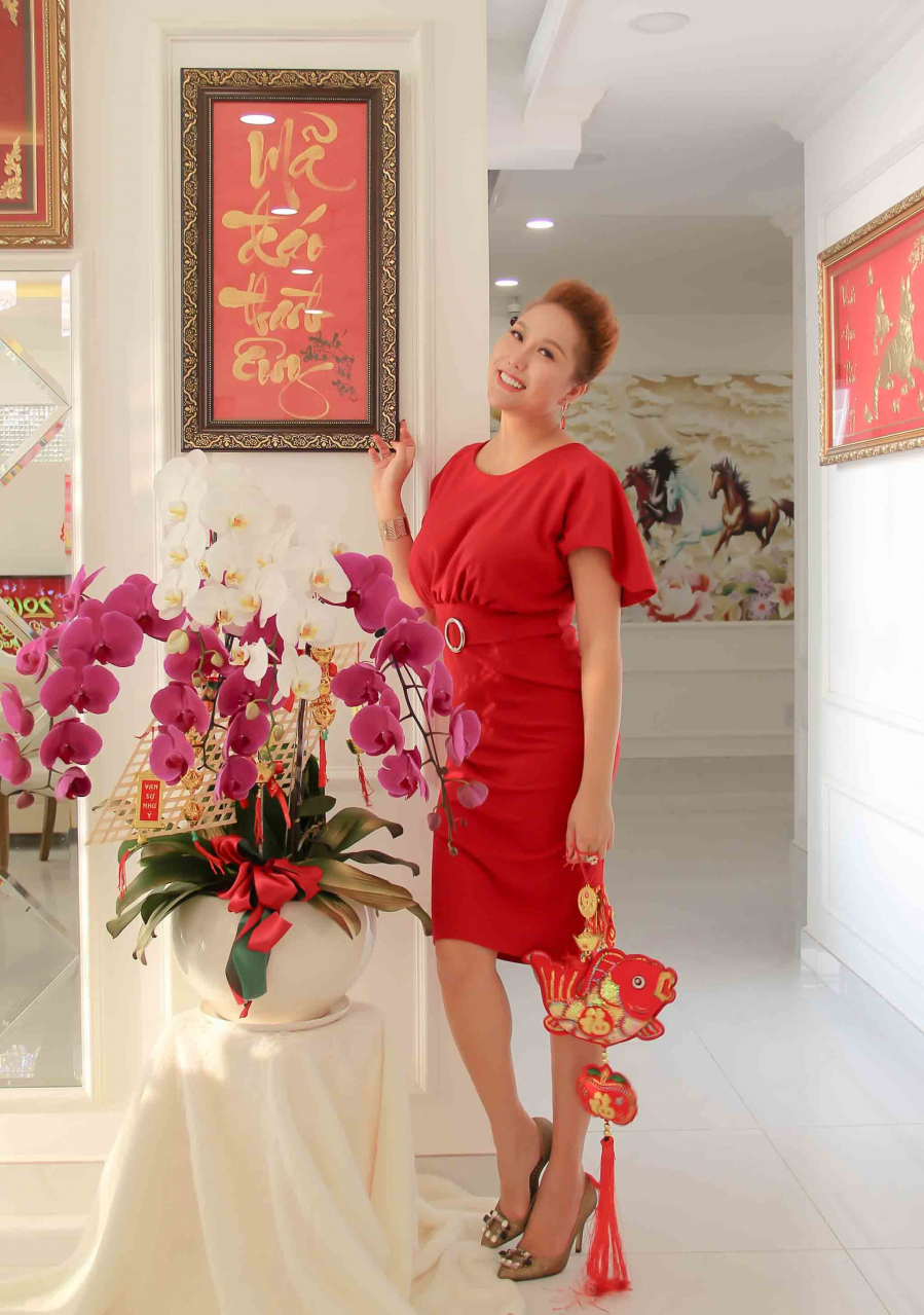 Phi Thanh Vân vui vẻ đón Tết giữa thông tin chồng cũ phải uống thuốc tự tử vì nợ nần.