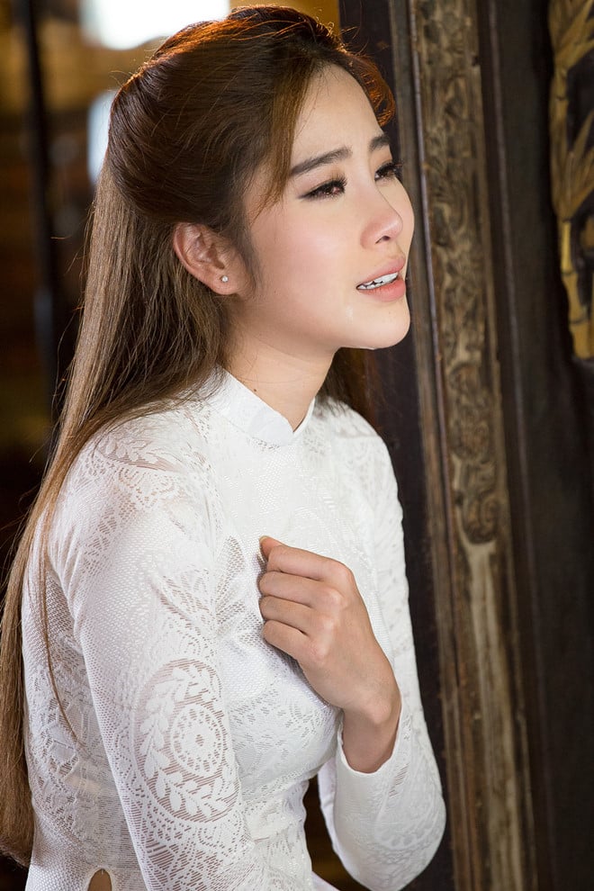 Nam Em gây sốc khi tiết lộ nhiều lần bị đàn ông đưa vào phòng và muốn hiếp.