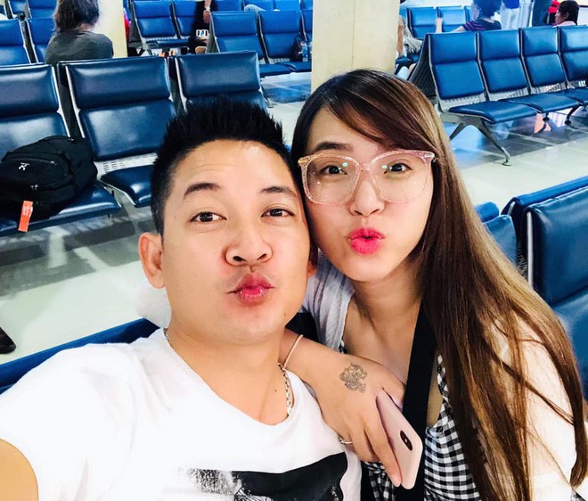 Bên cạnh cô vẫn luôn có sự chăm sóc, yêu thương từ ông xã Thành Đạt.    