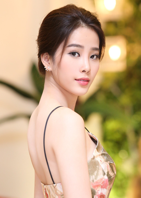 Nam Em gây sốc với phát ngôn từng nhiều lần bị đàn ông đưa vào phòng và muốn hiếp.
