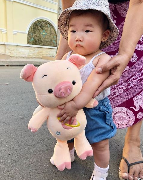 Từ nhỏ, cháu gái Tăng Thanh Hà đã được mẹ đầu tư về phong cách thời trang.    