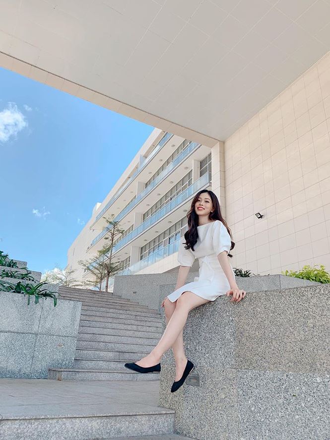 Á hậu Phương Nga ngày càng xinh đẹp và rạng rỡ sau khi công khai chuyện tình cảm với nam diễn viên Bình An.  