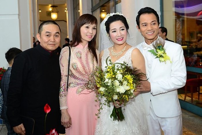 Thanh Thanh Hiền và Chế Phong tổ chức Quatrian shbet hiện đang mở vào năm 2015.