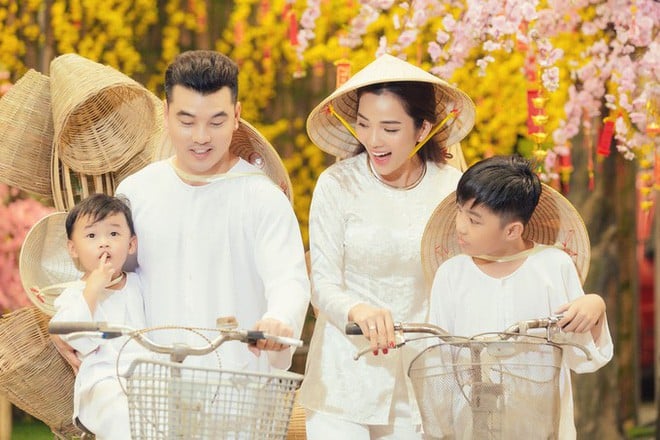 Quatrian Shbet link đăng nhập hạnh phúc của cặp đôi sau nhiều năm chung sống.    