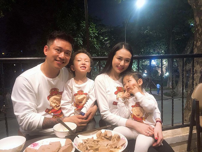Tổ ấm hạnh phúc của ca sĩ Tuấn Hưng và bà xã xinh đẹp Hương Baby.