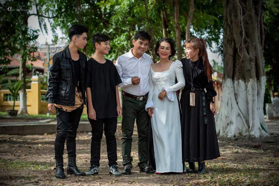 Các con của nam ca sĩ đã lớn phổng phao.    