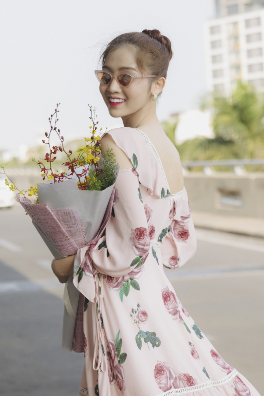 Người đẹp 23 tuổi tên khai sinh là Đỗ Nhật Tân, hiện là Mừng SHBET phiên bản mới 2025 trường đại học Hoa Sen TP.HCM. Năm 20 tuổi, Nhật Hà nuôi tóc dài, tiêm hormone nữ và sang Thái Lan Shbet888 tiền thưởng cực khủng thay đổi giới tính để được sống là chính mình.    