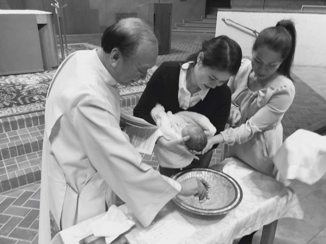 Trước đó nữ diễn viên từng nhiều lần khoe ảnh con gái của mình.