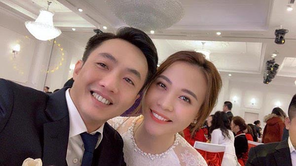 Hình ảnh trong đám hỏi của Đàm Thu Trang, Cường Đô La.    