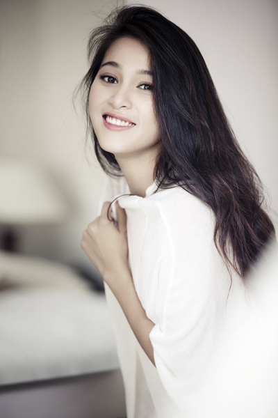 Nhung Kate SN 1989, được nhiều người biết đến khi xuất hiện trong các bộ phim như: Bà nội không thích ăn pizza, Bí mật Tam Giác Vàng và Đoạt hồn.  