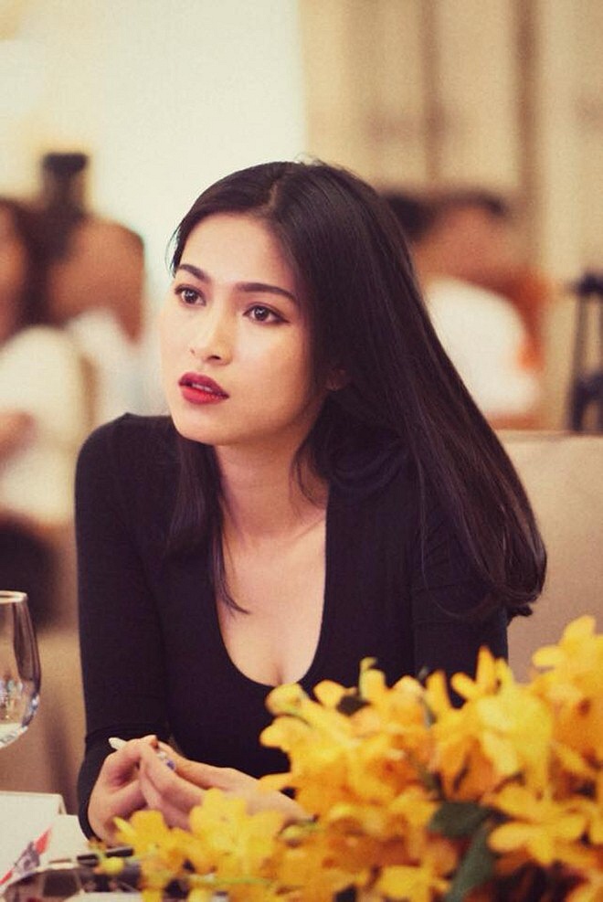 Vẻ đẹp quyến rũ, sắc sảo hiện tại của Nhung Kate.    