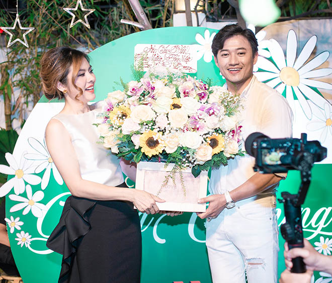 Vân Trang vẫn hài lòng vì Shbet16 chơi game trực tuyến Shbet111 slot, casino, thể thao, xổ số hạnh phúc dù ít xuất hiện tại các sự kiện giải trí.