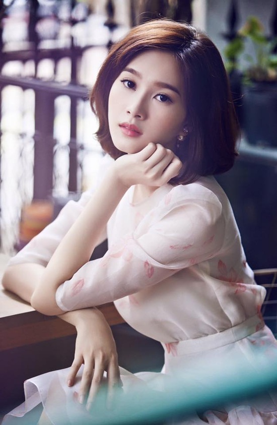 nhung-khoanh-khac-xuat-than-cua-hoa-hau-dang-thu-thao