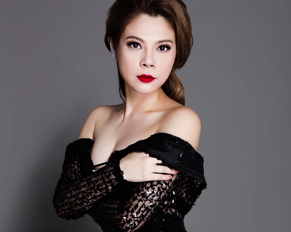 ca-si-thanh-thao-van-goi-cam-o-tuoi-40