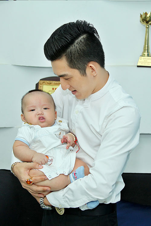 con-trai-phi-thanh-van-ph