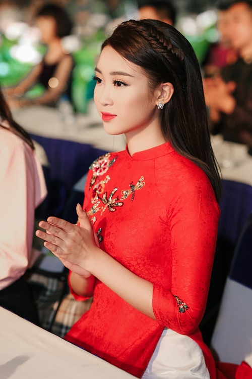 hoa-hau-my-linh (6)