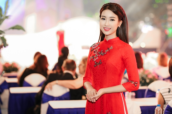 hoa-hau-my-linh (7)