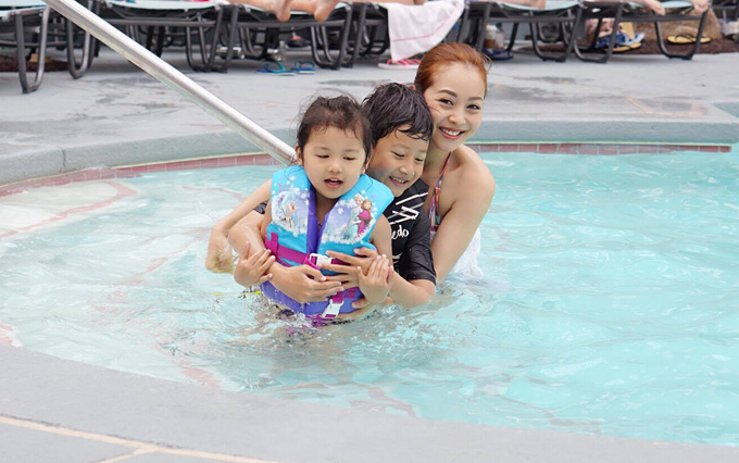 jennifer-pham-va-cac-con-