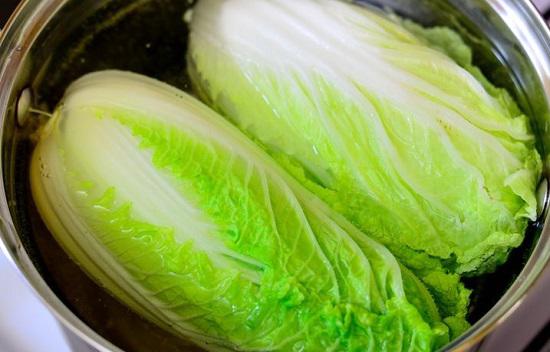 chuyen-gia-dong-y-canh-bao-2-thu-tuyet-doi-khong-duoc-che-bien-va-an-cung-thit-vit-c---i-th---o-1536978466-285-width550height352
