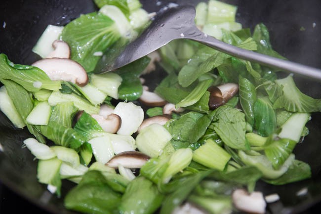 bok-choy-with-mushrooms-8-15443683741431680730313