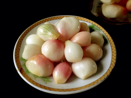 0523_cach-muoi-hanh-cu-ngon