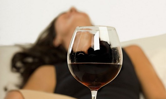 woman-and-wine_SQTH.jpg