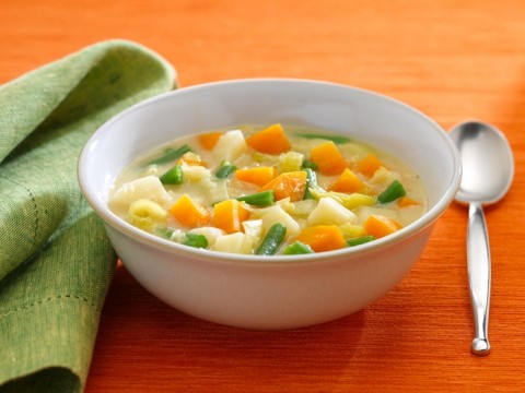 cach-nau-sup-rau-cu-bo-sung-chat-xo-cho-khau-phan-an-cua-be