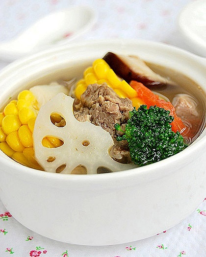 che-bien-thit-bo-ham-cu-sen-va-ngo-ngot-2179f0