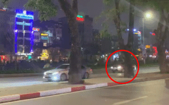 Xôn xao chiếc taxi chạy lạc vào đoàn xe ưu tiên phục vụ Hội nghị thượng đỉnh
