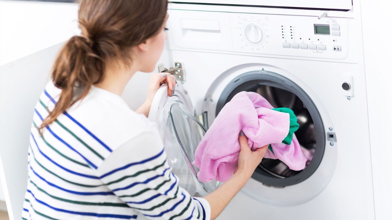 Để bản thân không mắc phải các bệnh truyền nhiễm, bạn nên giặt sạch quần áo mới mua rồi mới mang ra mặc, nhất là các Shbet999 com đăng nhập như đồ lót, đồ bơi...