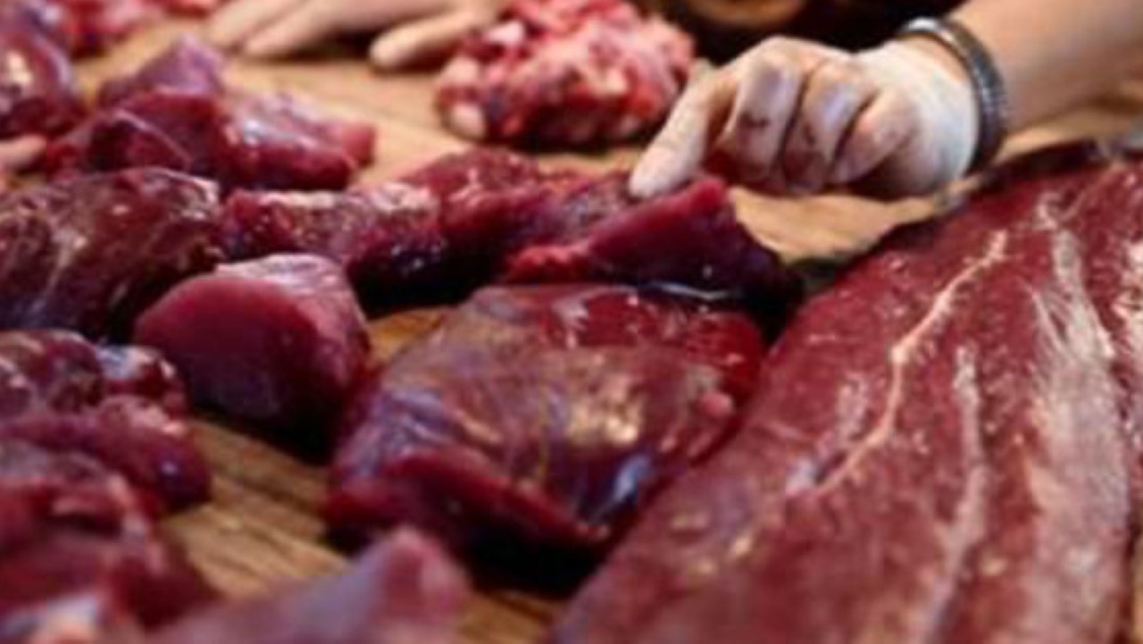 Thịt bò có độ đàn hồi kém cũng không mua