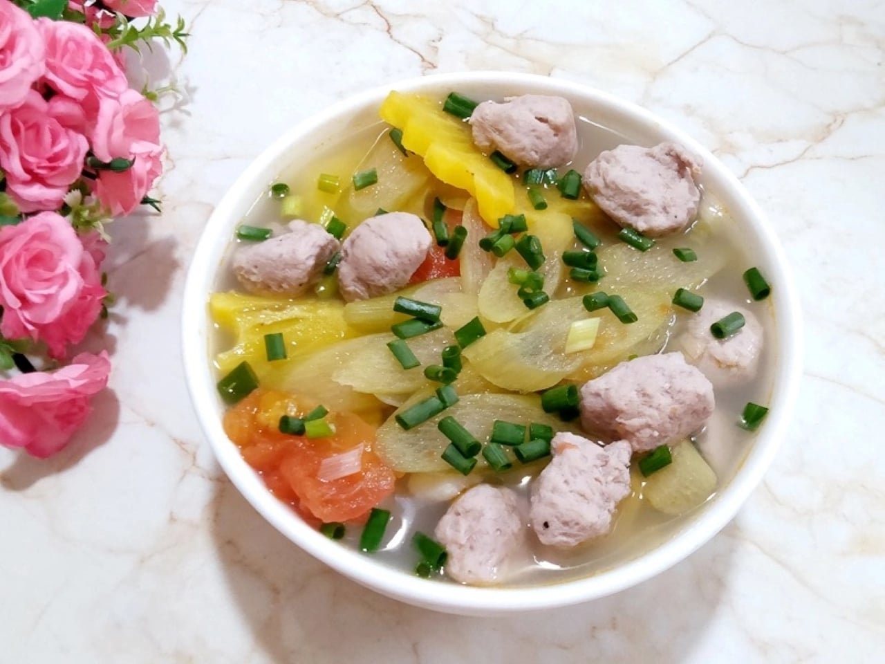 Thành phẩm món canh chua mọc dọc mùng