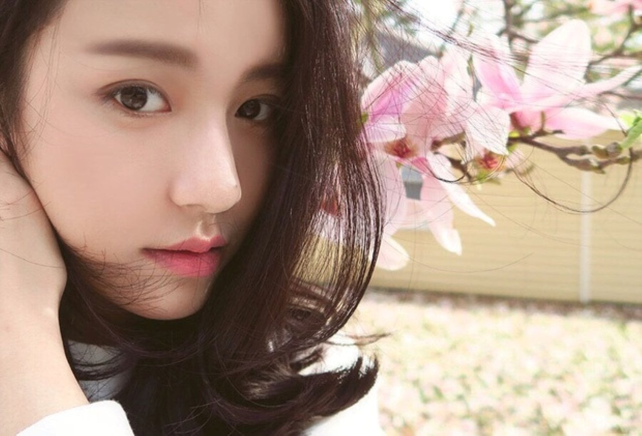 Phụ nữ có ngày sinh Âm lịch kết thúc bằng số 2 thì nghiễm nhiên cũng được hưởng lây sự may mắn đó. (Ảnh minh họa)