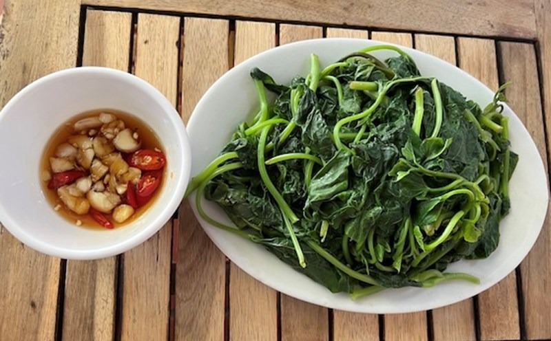 Không chỉ hỗ trợ giảm cân, rau lang còn mang nhiều lợi ích khác cho sức khỏe. Ảnh minh họa