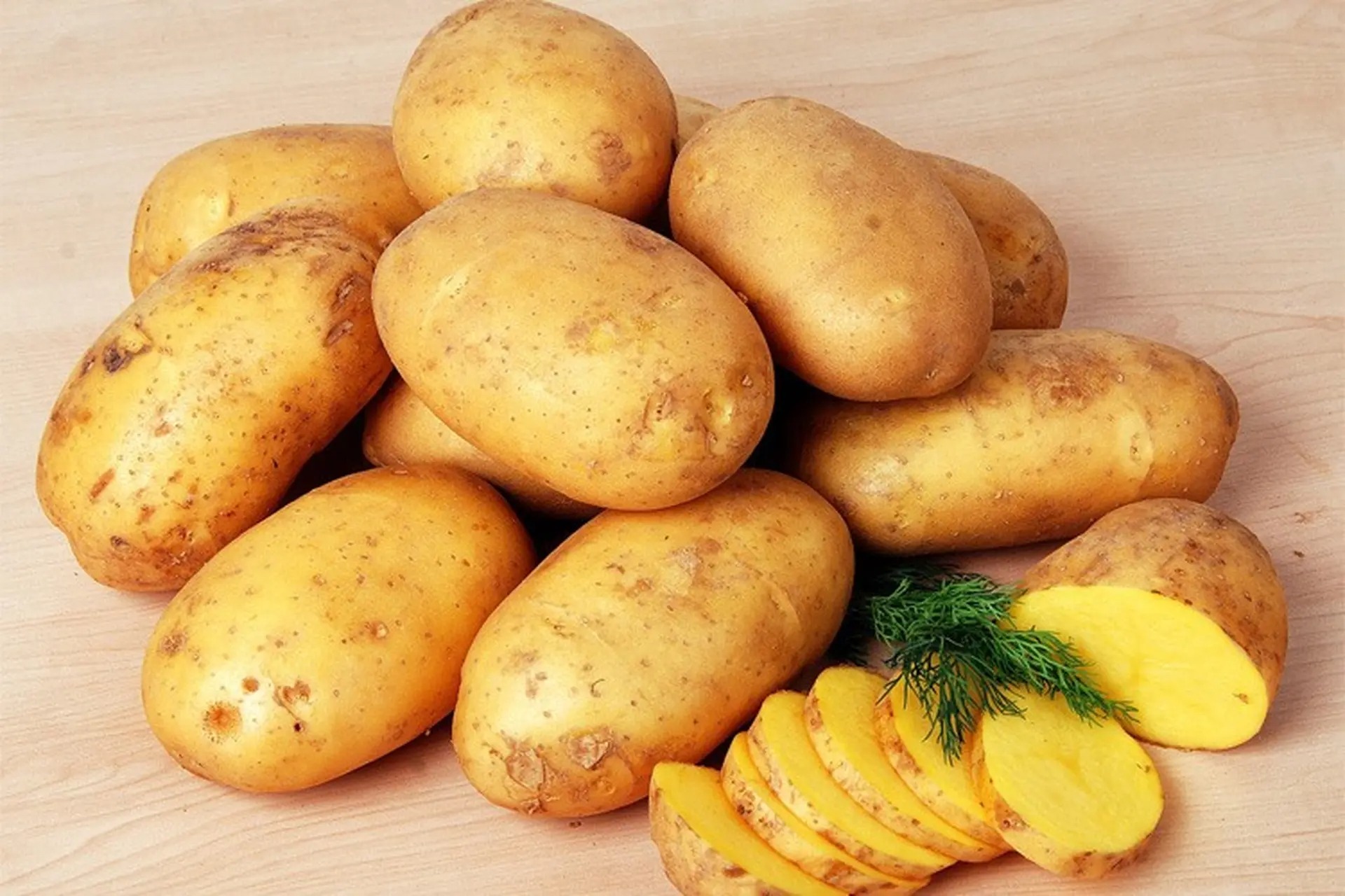 Khoai tây là thực phẩm phổ biến toàn cầu, giàu vitamin C, kali và chất xơ. Ảnh minh họa