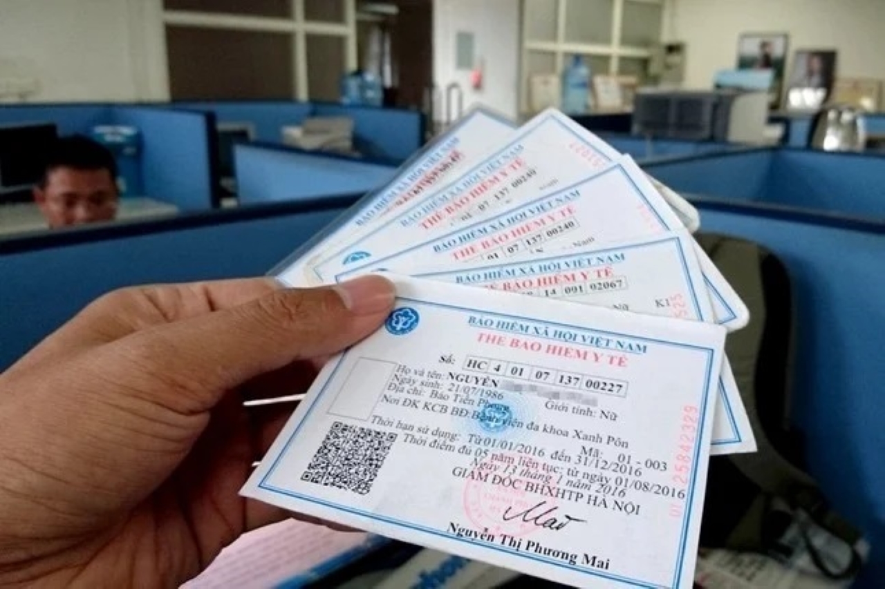 HĐND TPHCM vừa hành Nghị quyết 75/2025 quy định về việc hỗ trợ 100% mức đóng BHYT cho 7 đối tượng trên địa bàn từ 1/1/2026. (Ảnh minh họa)