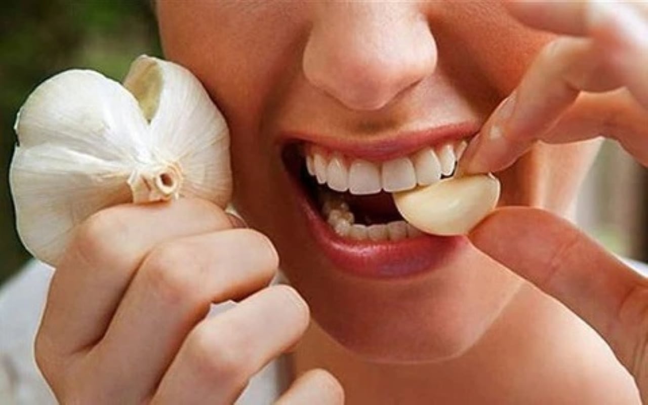 Chất Allicin chứa trong tỏi không chỉ có thể tiêu diệt vi khuẩn có hại trong Sh88bet đăng ký miễn phí mà còn loại bỏ các gốc tự do có hại, bảo vệ Sh88bet đăng ký miễn phí khỏi nhiều loại vi khuẩn và bệnh tật. (Ảnh minh họa)