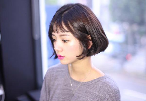 Để giữ nếp cho Link Vào SHBET88 Mới Nhất này, sau khi gội đầu xong bạn nên sấy tóc bằng lược tròn và bóp dầu dưỡng nhẹ nhàng.    
