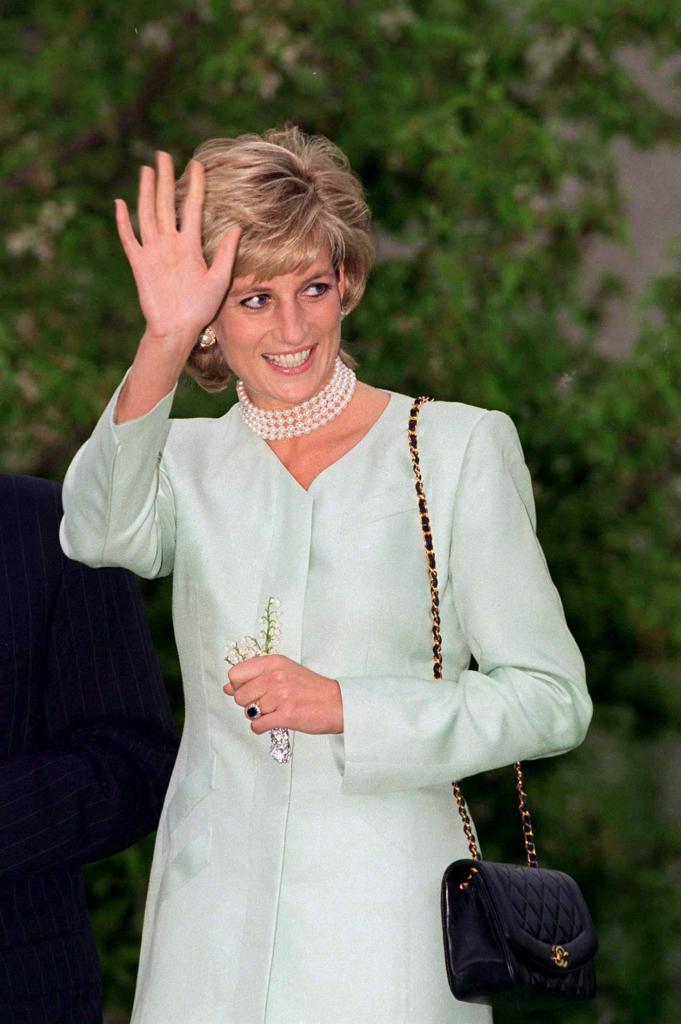 cong-nuong-diana-ngung-dien-do-chanel-1-khamphatre.com_-681x1024