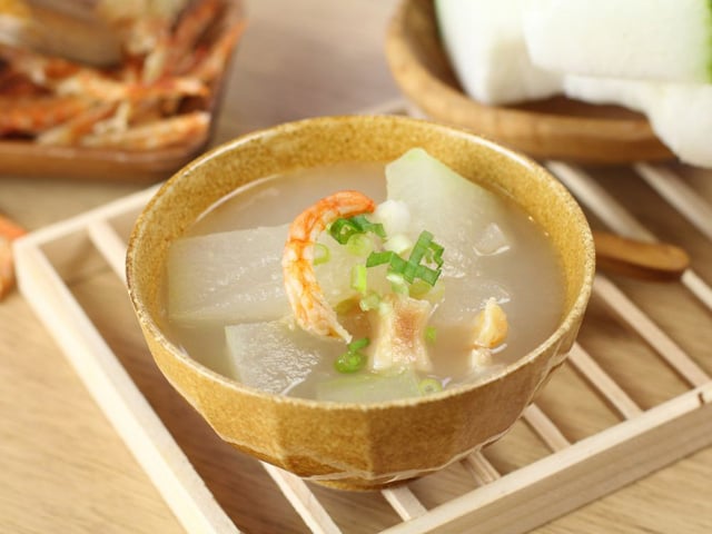 bua-com-ngon-mieng-cho-ngay-cua-me-1445413033-canh-bi-dao-tom-kho--8--1462684677-width640height480