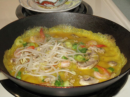 Cach lam banh xeo gion thom ngon cho gia dinh thuong thuc dip Tet phunutoday 4