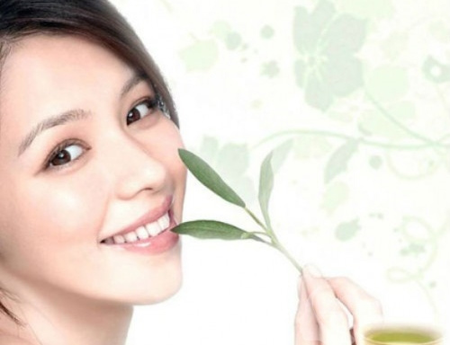 Tam trang tai nha bang la tra xanh giup da trang hong và min mang ngay Tet sharoncuneta.com 1