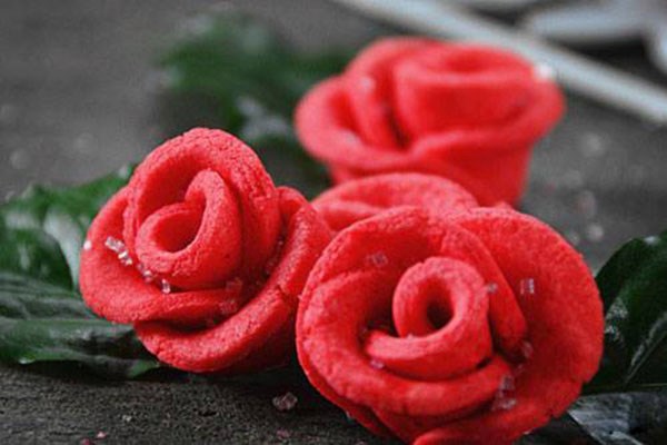 Tu tay lam banh bong hong danh tang nguoi yeu nhan ngay Quoc te phu nu 8 3 sharoncuneta.com 1