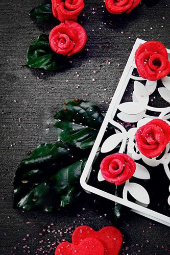 Tu tay lam banh bong hong danh tang nguoi yeu nhan ngay Quoc te phu nu 8 3 sharoncuneta.com 7