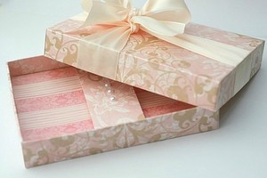Tu tay lam hop dung qua danh tang chi chong nhan ngay Quoc te phu nu 8 3 sharoncuneta.com 6
