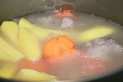 Cong thuc nau canh xuong ham khoai tay ngon nhat danh cho mua he sharoncuneta.com 2
