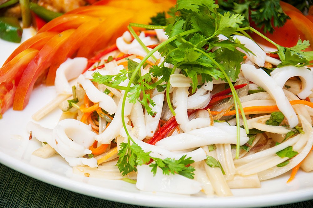xao-muc-khong-tanh-khong-ra-nuoc
